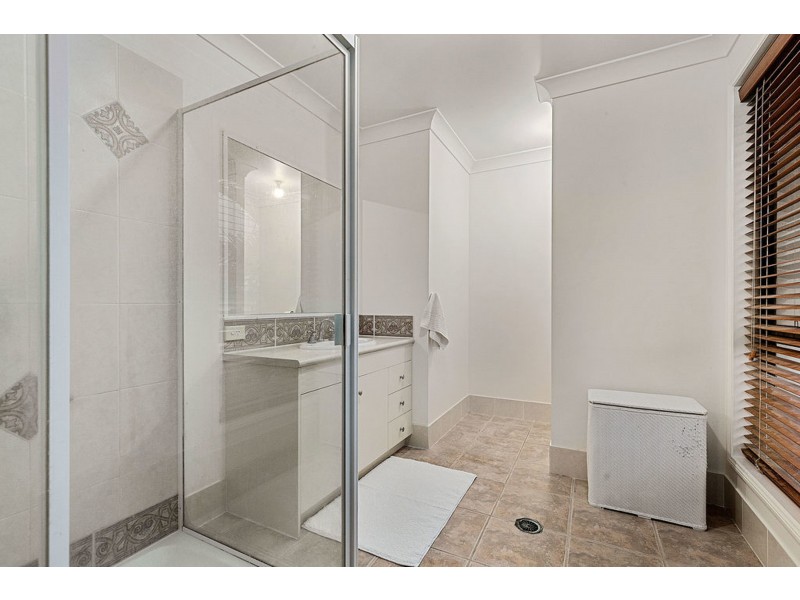 6 Corey Close, Wellington Point QLD 4160