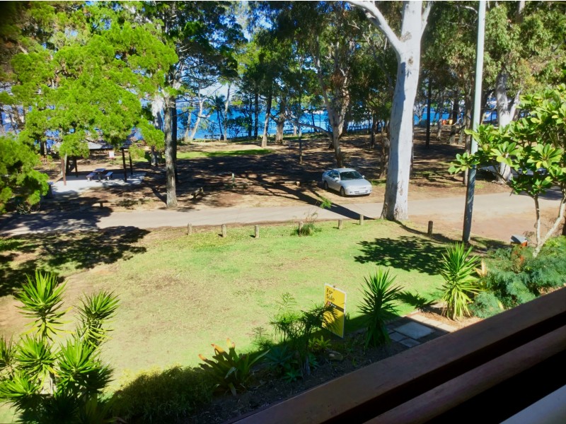 36 Victoria Pde South, Coochiemudlo Island QLD 4184
