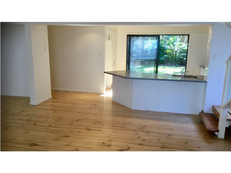 36 Victoria Pde South, Coochiemudlo Island QLD 4184