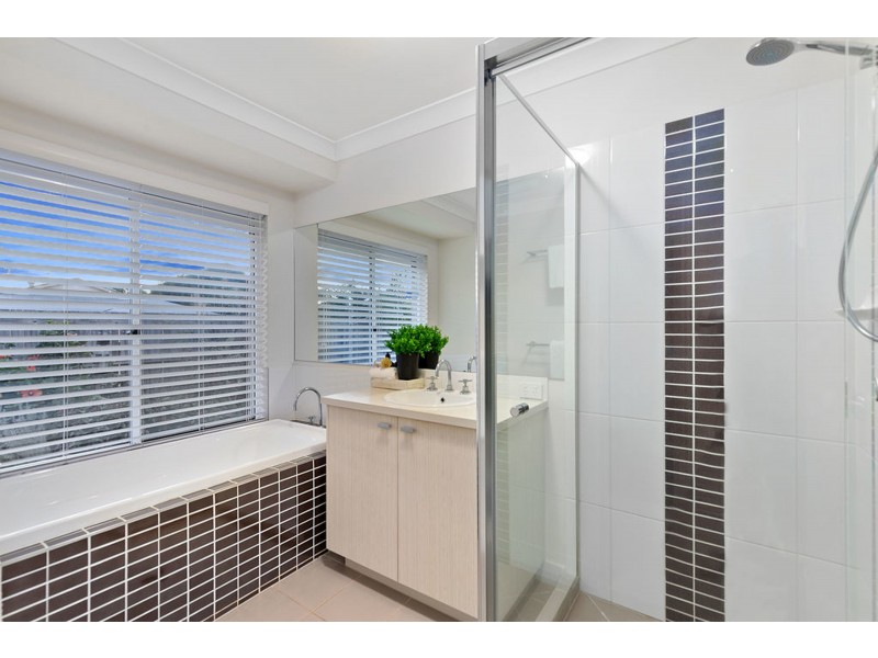 16 Parklane Road, Victoria Point QLD 4165