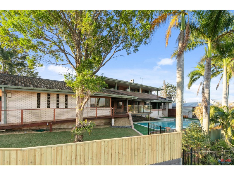 23 Chiniala Street, Mansfield QLD 4122