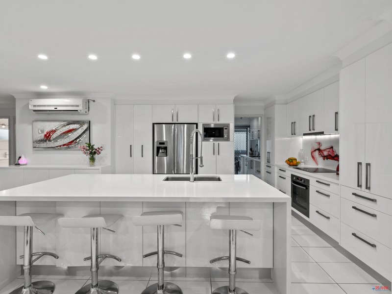 82 Bailey Road, Birkdale QLD 4159