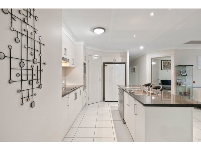 16 Cimmaron Circuit, Thornlands QLD 4164