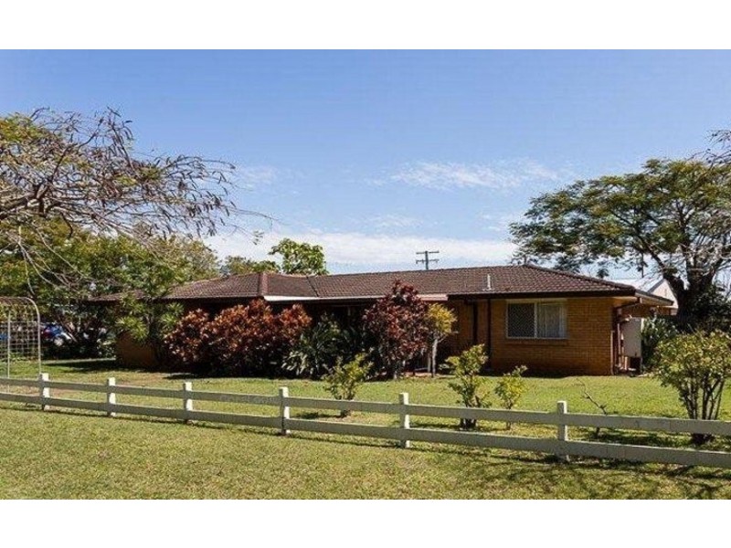 61 Broadwater Terrace, Redland Bay QLD 4165