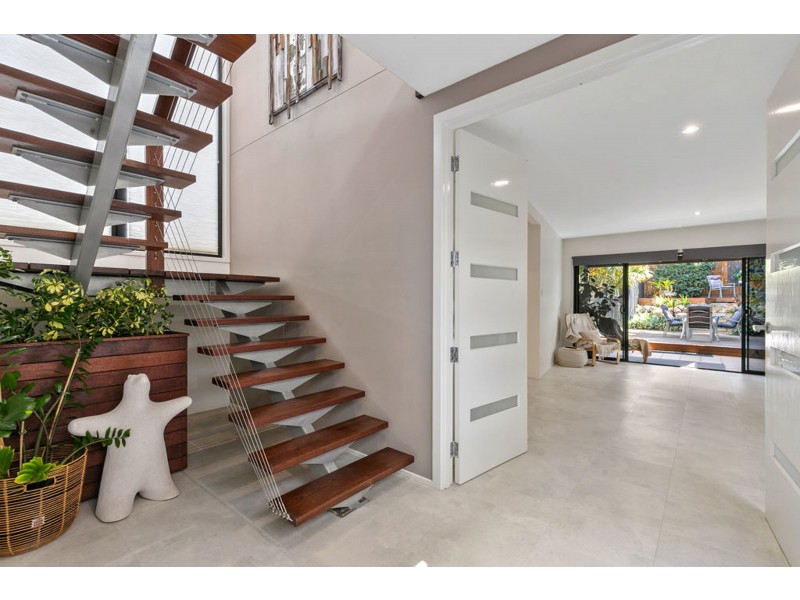 18 Cleveland Terrace, Ormiston QLD 4160