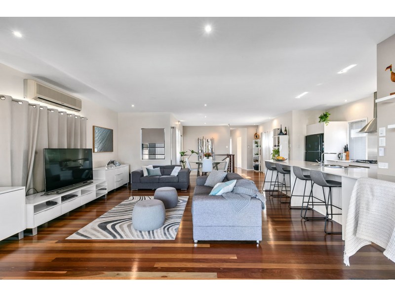 18 Cleveland Terrace, Ormiston QLD 4160