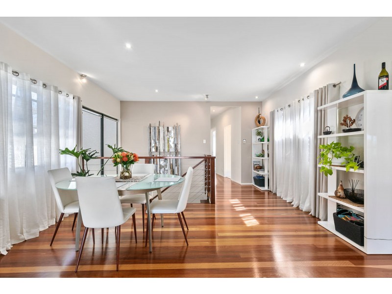 18 Cleveland Terrace, Ormiston QLD 4160