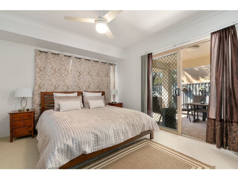 2/34 Birdwood Road, Birkdale QLD 4159