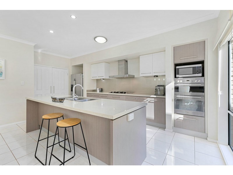 12 Cypress Street, Redland Bay QLD 4165