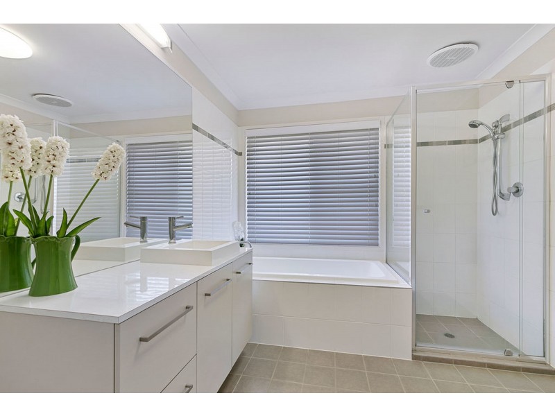 12 Cypress Street, Redland Bay QLD 4165