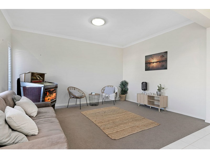 12 Cypress Street, Redland Bay QLD 4165