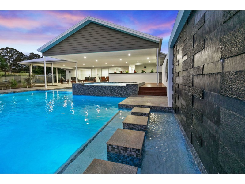 102-106 Sturgeon Street, Ormiston QLD 4160