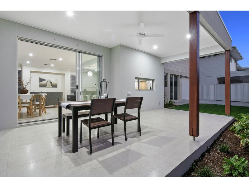 102-106 Sturgeon Street, Ormiston QLD 4160
