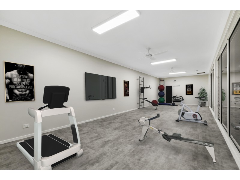 102-106 Sturgeon Street, Ormiston QLD 4160