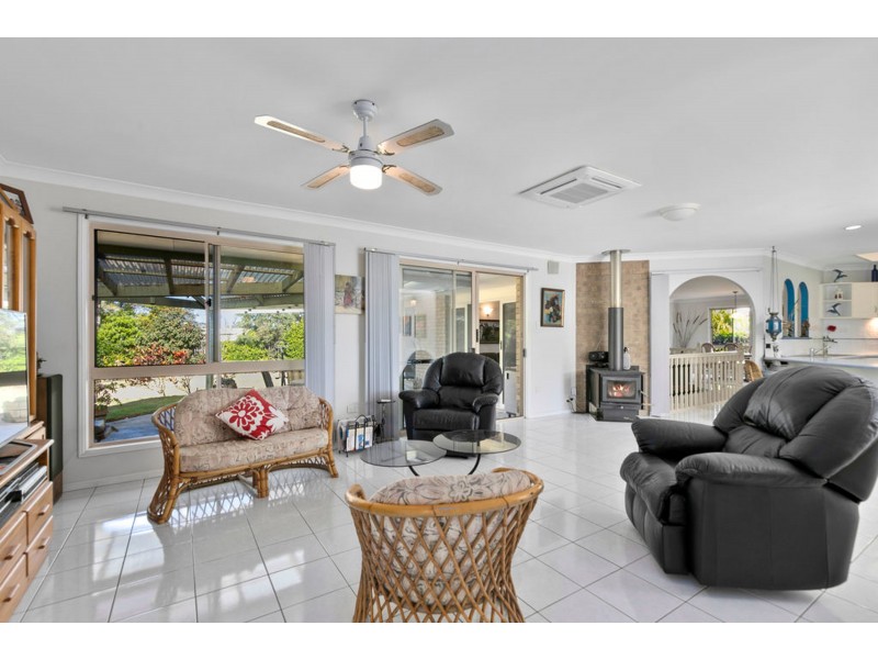 11 Kurrewa Court, Victoria Point QLD 4165