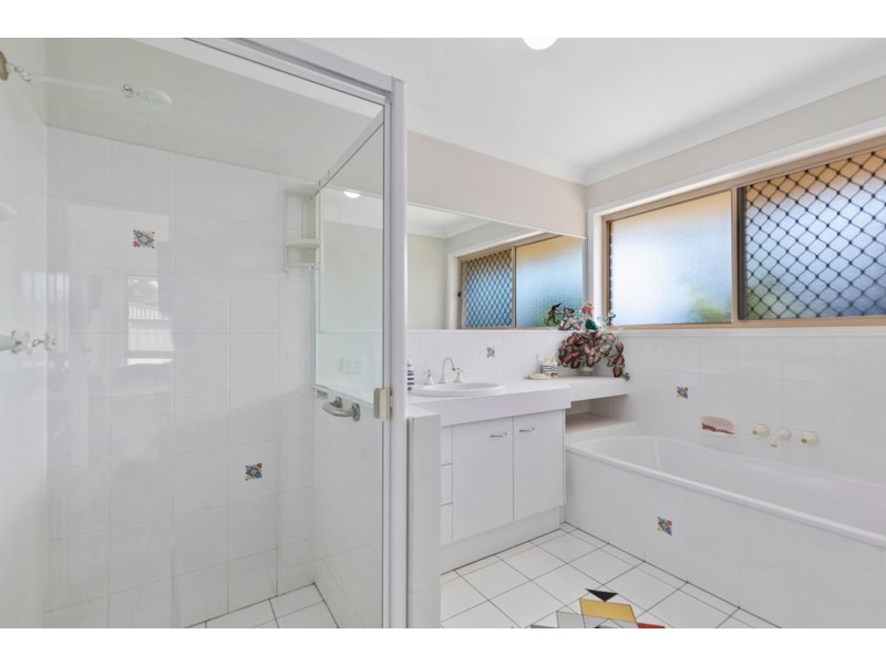 11 Kurrewa Court, Victoria Point QLD 4165