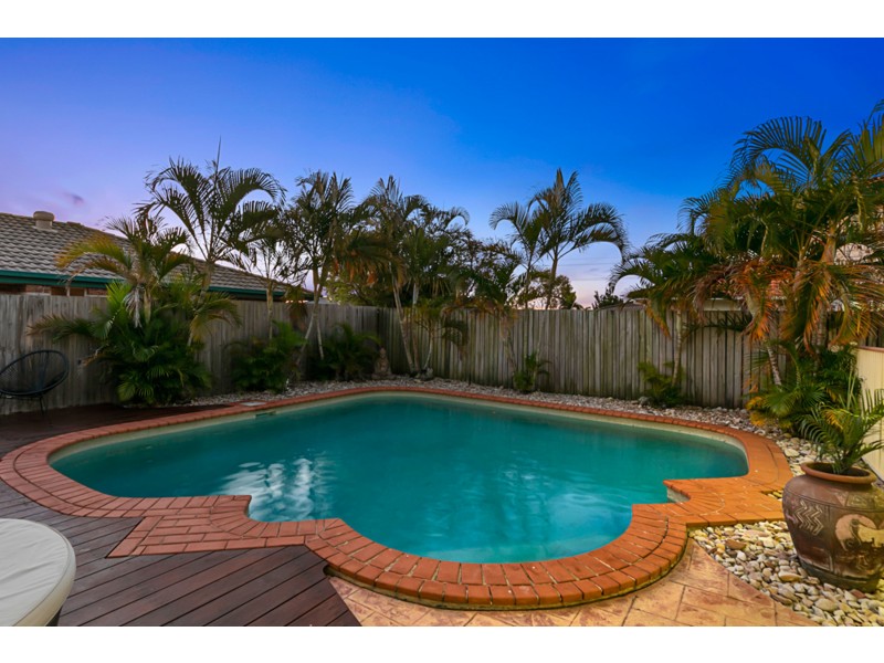 80 Barron Road, Birkdale QLD 4159