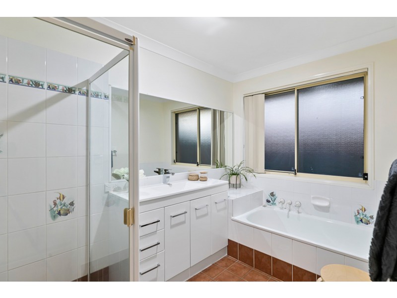 80 Barron Road, Birkdale QLD 4159