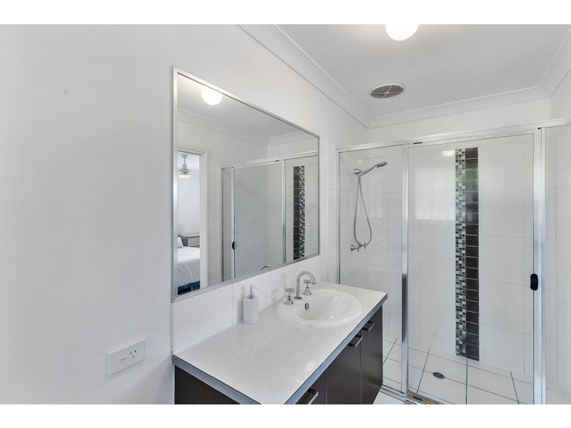 20 Keswick Place, Redland Bay QLD 4165