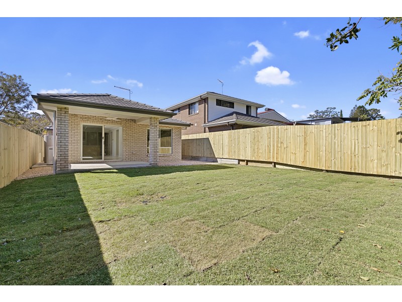 11 Rodney Street, Wynnum QLD 4178