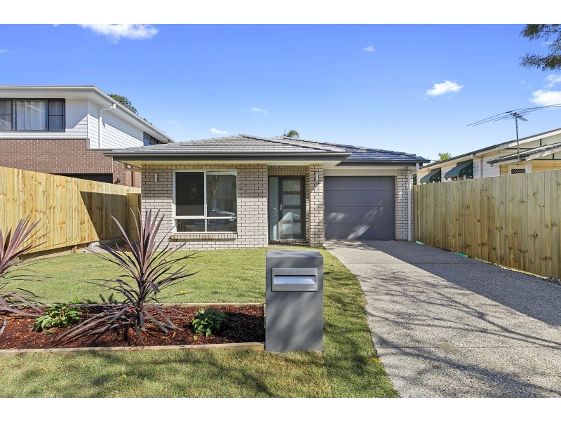 11 Rodney Street, Wynnum QLD 4178