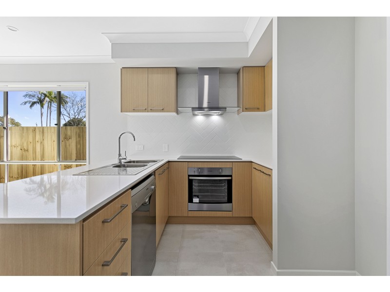 11 Rodney Street, Wynnum QLD 4178