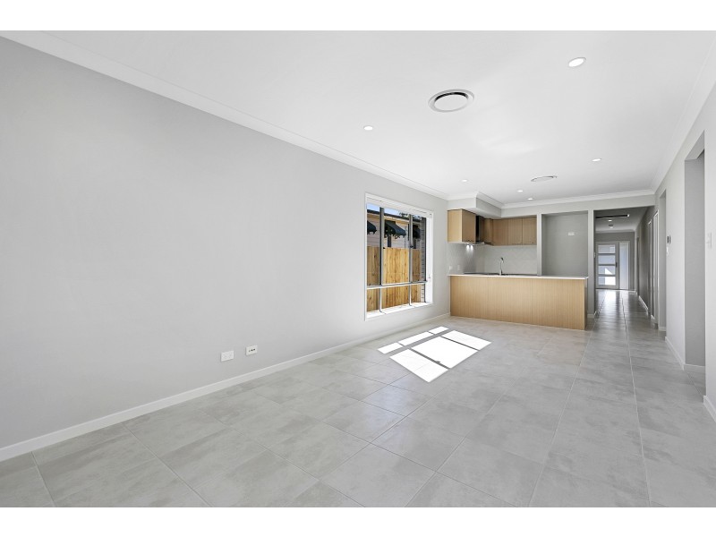 11 Rodney Street, Wynnum QLD 4178