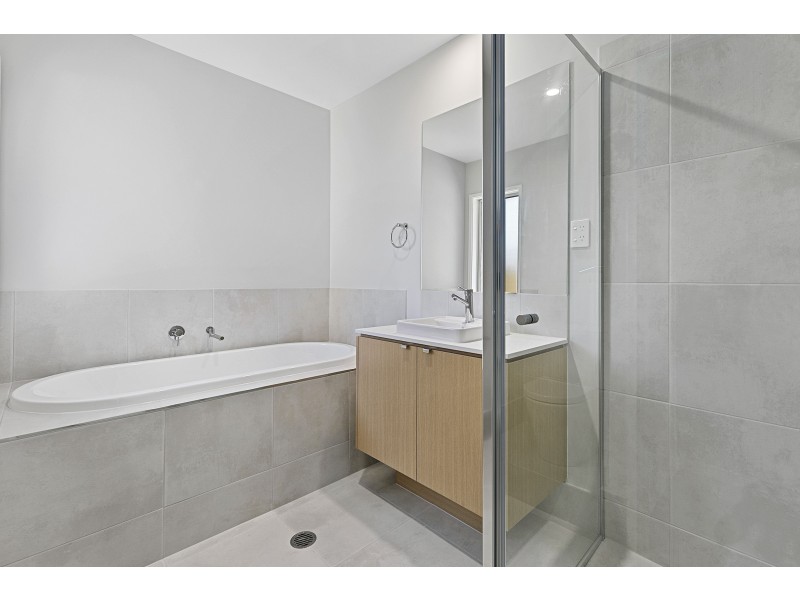 11 Rodney Street, Wynnum QLD 4178