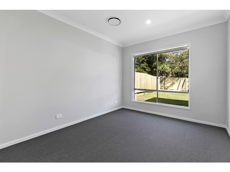 11 Rodney Street, Wynnum QLD 4178