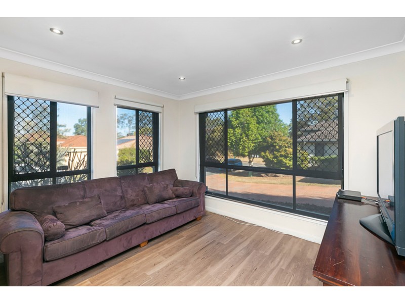 33 Ross Place, Wakerley QLD 4154