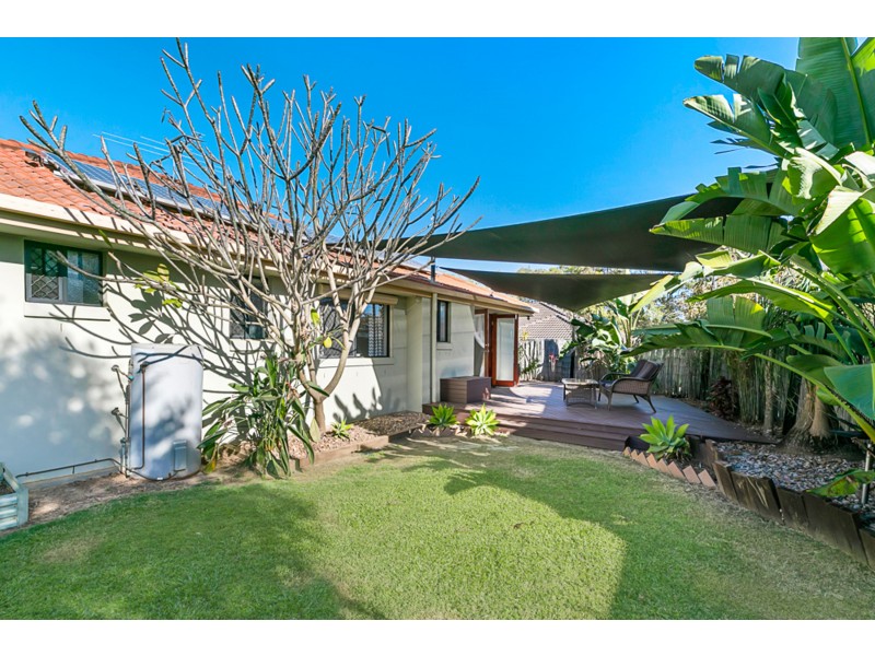 33 Ross Place, Wakerley QLD 4154