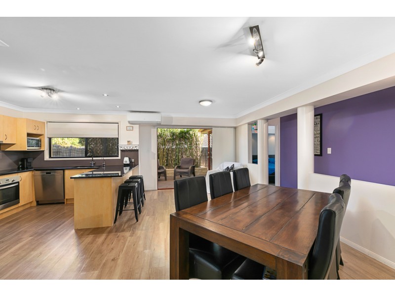 33 Ross Place, Wakerley QLD 4154