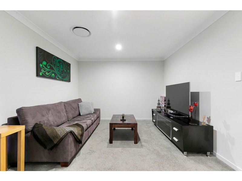 4 Valleygreen Close, Redland Bay QLD 4165