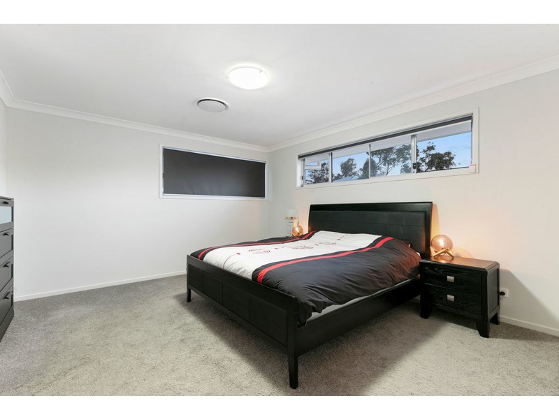 4 Valleygreen Close, Redland Bay QLD 4165