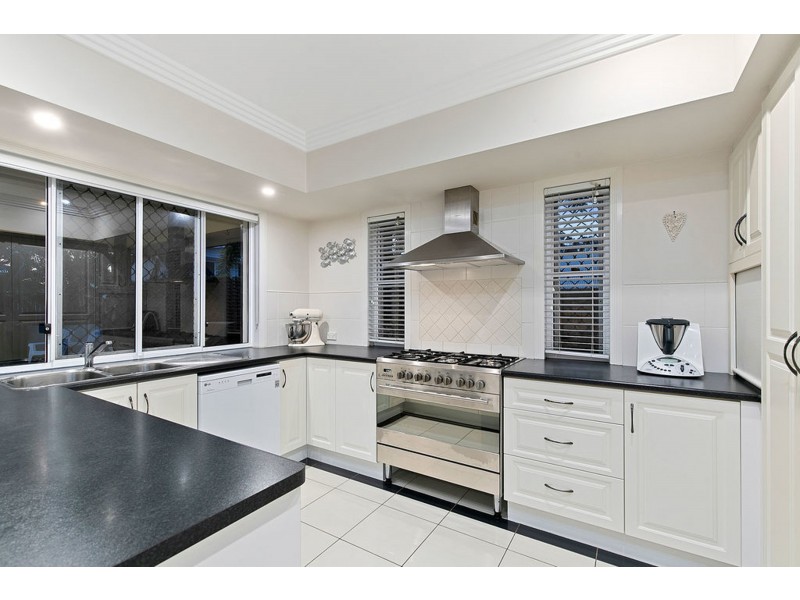 6 Yorston Place, Ormiston QLD 4160