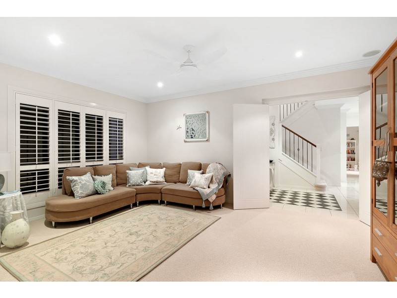 6 Yorston Place, Ormiston QLD 4160