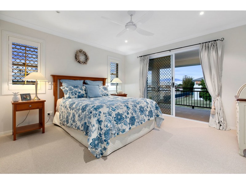 6 Yorston Place, Ormiston QLD 4160