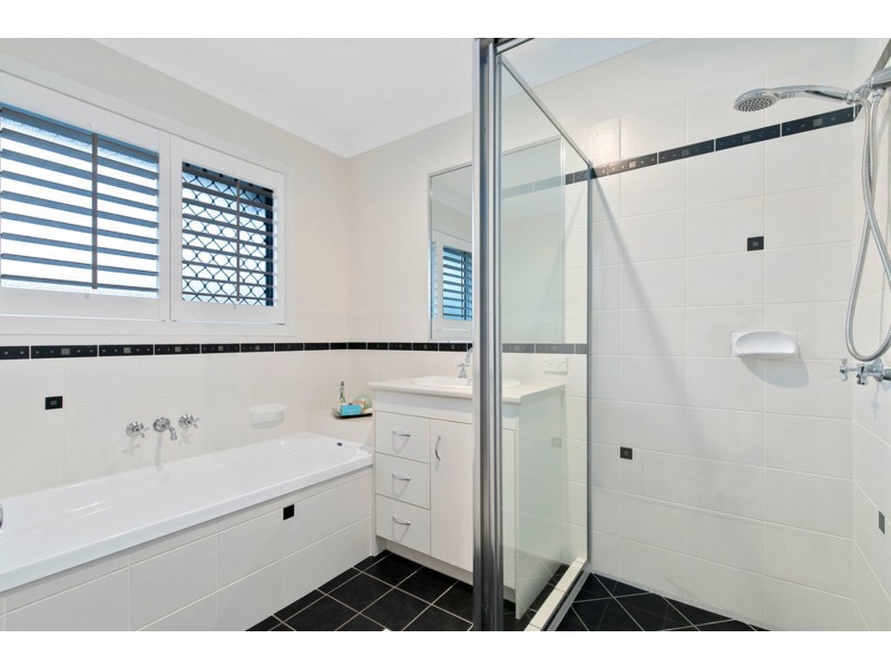 6 Yorston Place, Ormiston QLD 4160