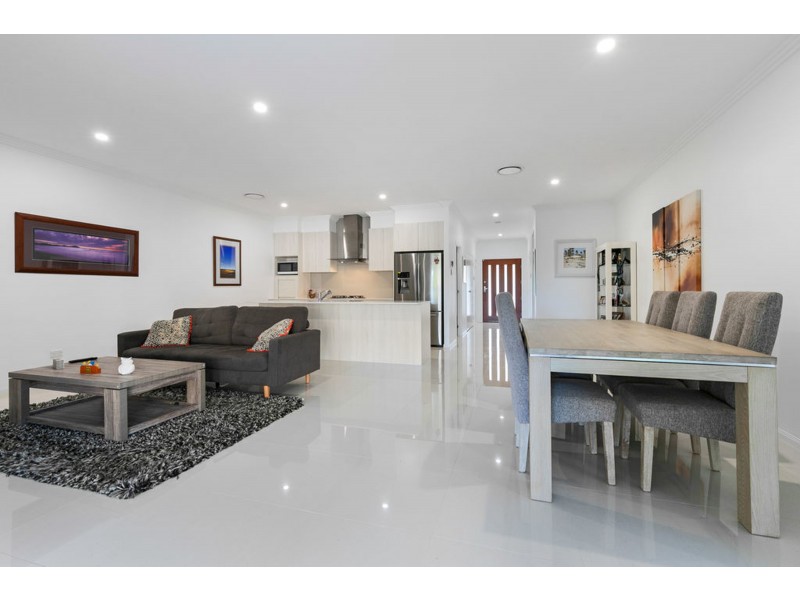 273 Railway Parade, Birkdale QLD 4159