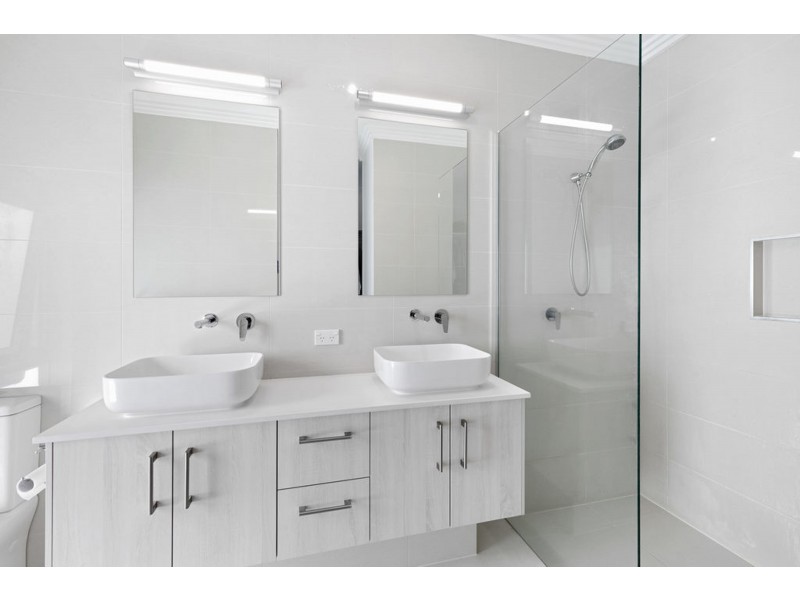 273 Railway Parade, Birkdale QLD 4159