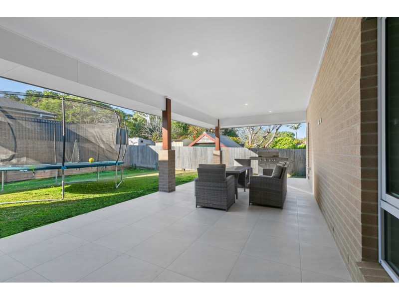 273 Railway Parade, Birkdale QLD 4159