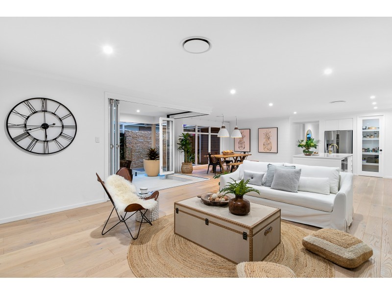 12 Tide Place, Thornlands QLD 4164