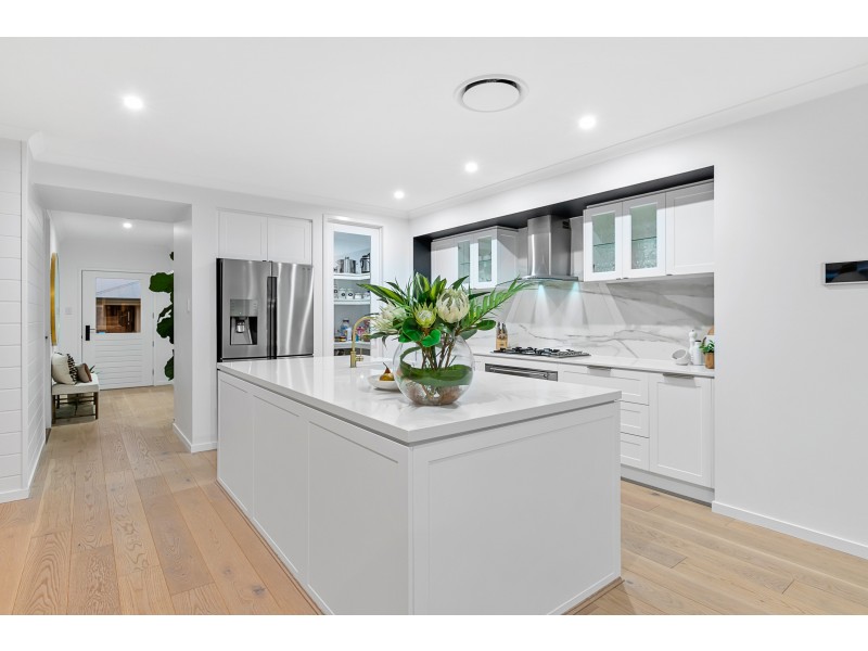 12 Tide Place, Thornlands QLD 4164