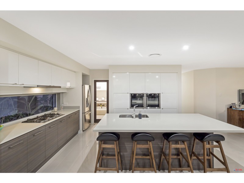 2 Europa Court, Redland Bay QLD 4165