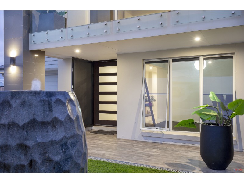 2 Europa Court, Redland Bay QLD 4165