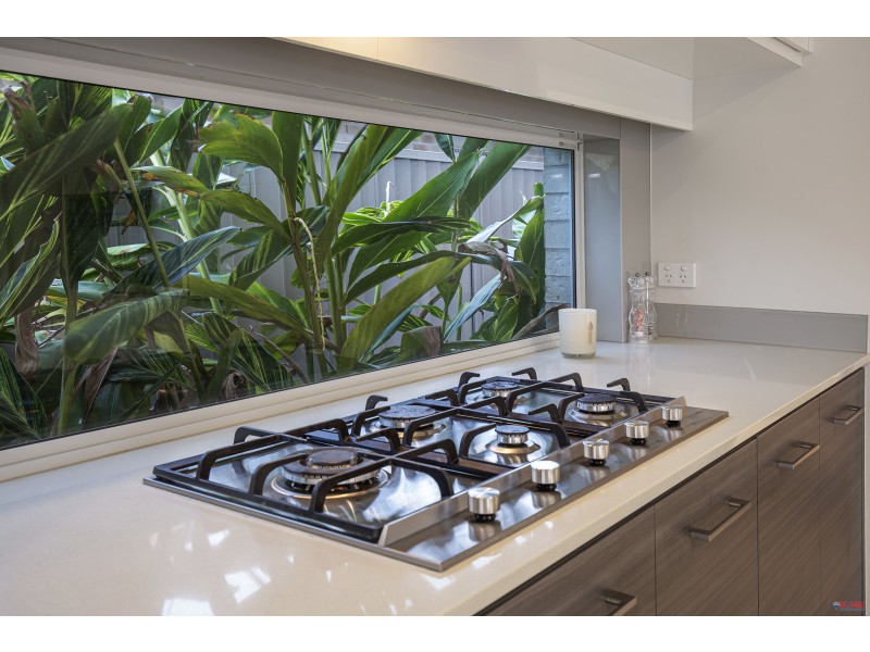 2 Europa Court, Redland Bay QLD 4165