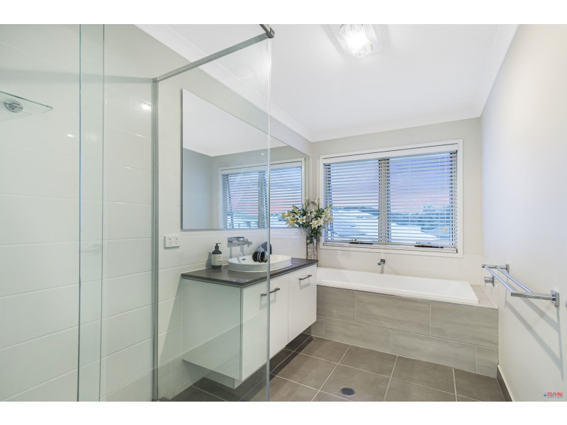 2 Europa Court, Redland Bay QLD 4165