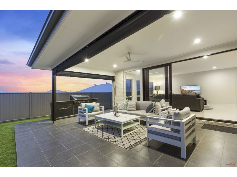 2 Europa Court, Redland Bay QLD 4165