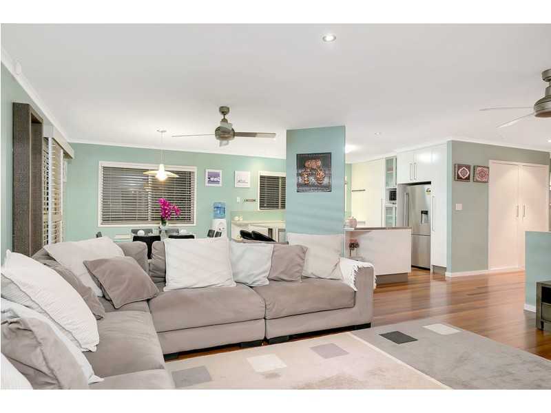 21 Boronia Street, Redland Bay QLD 4165