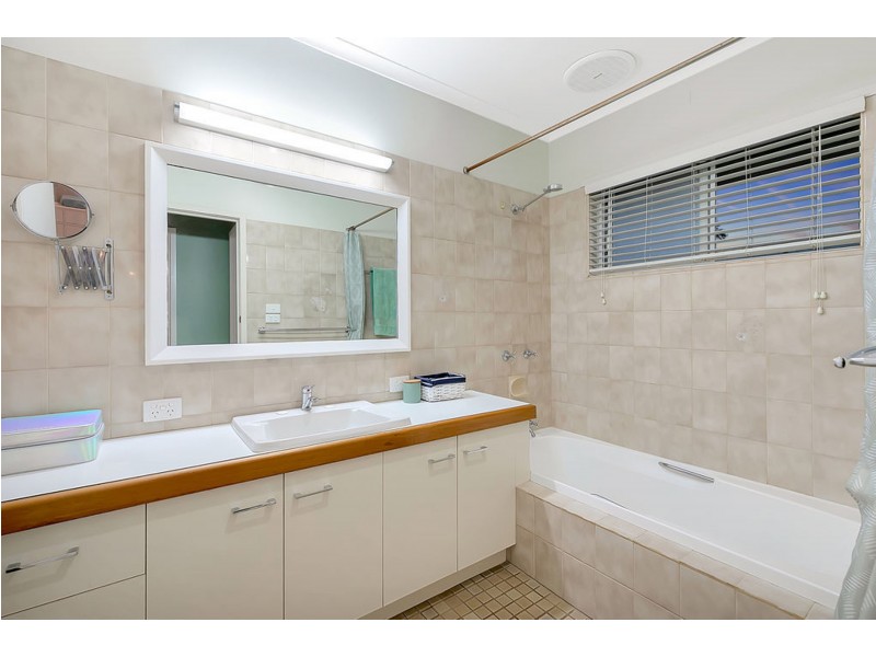 21 Boronia Street, Redland Bay QLD 4165